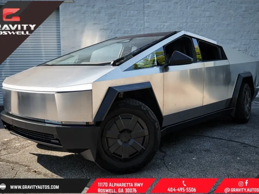 2025 Tesla Cybertruck photo 1