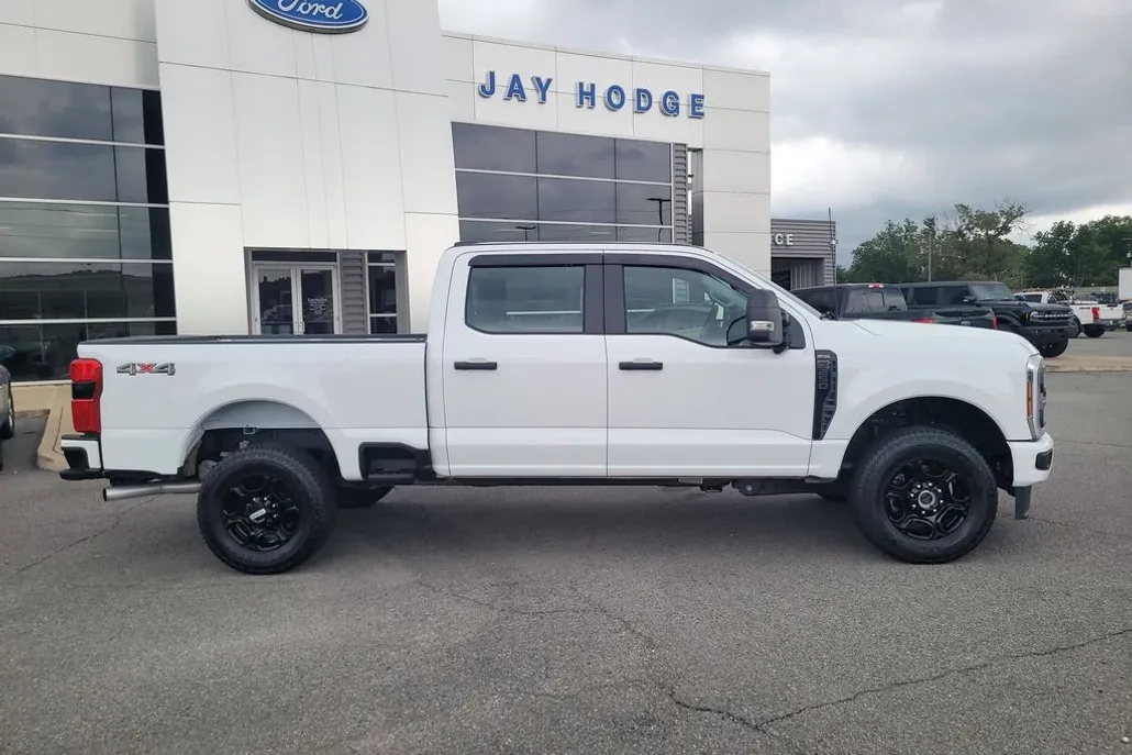 2024 Ford F-250 XL photo 1