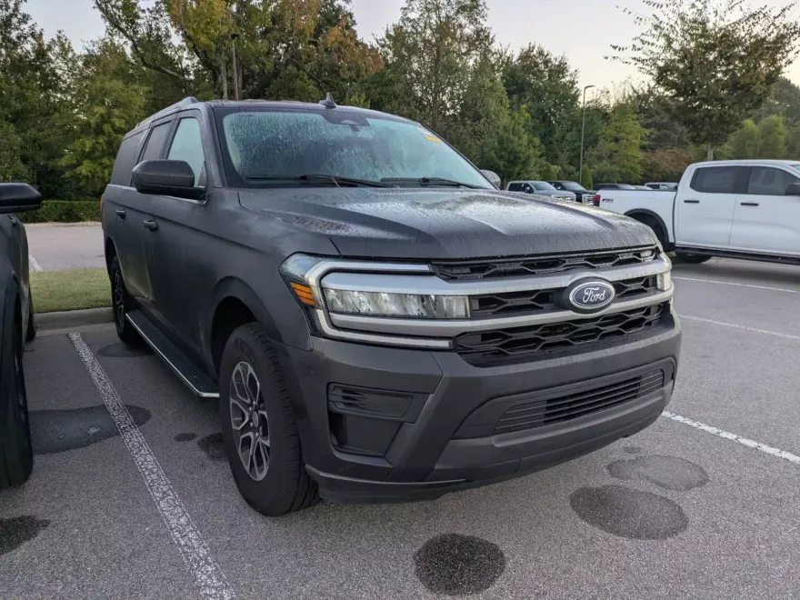 2023 Ford Expedition MAX XLT photo 1