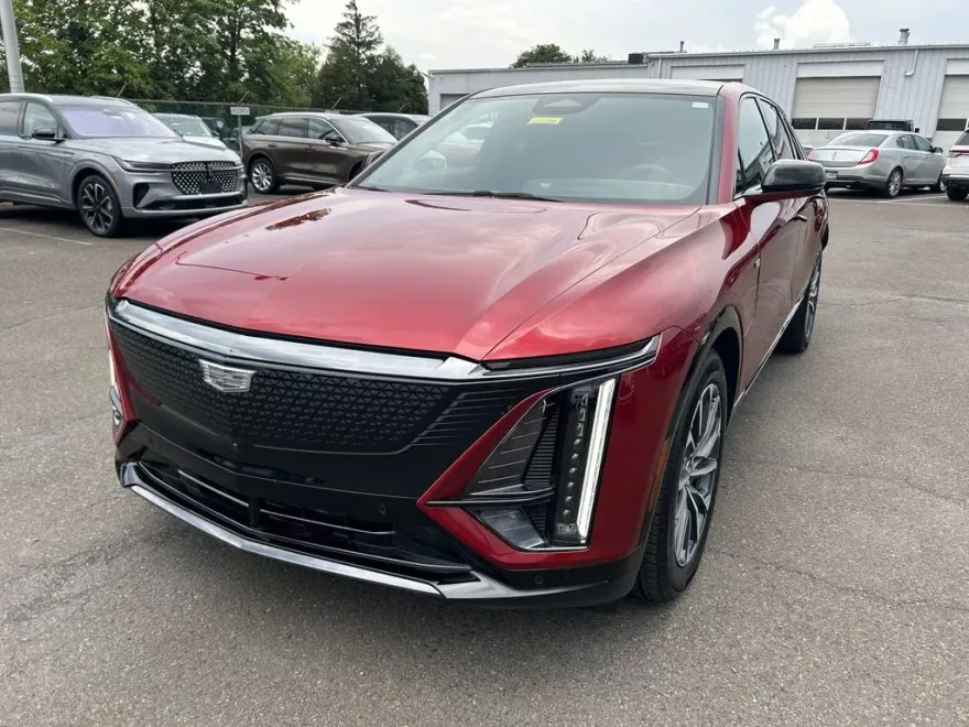 2024 Cadillac Lyriq Sport photo 1