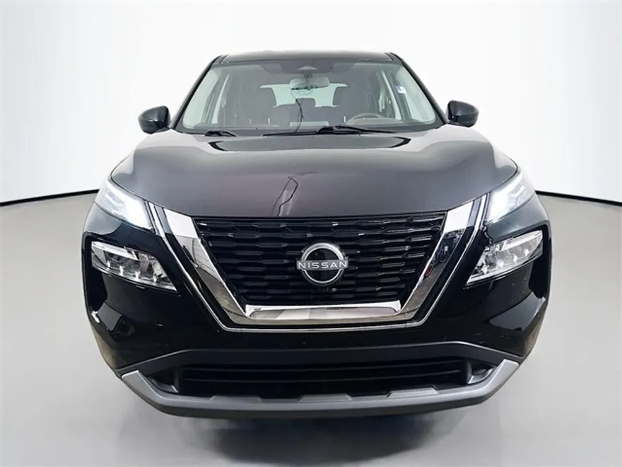 2023 Nissan Rogue SV photo 1