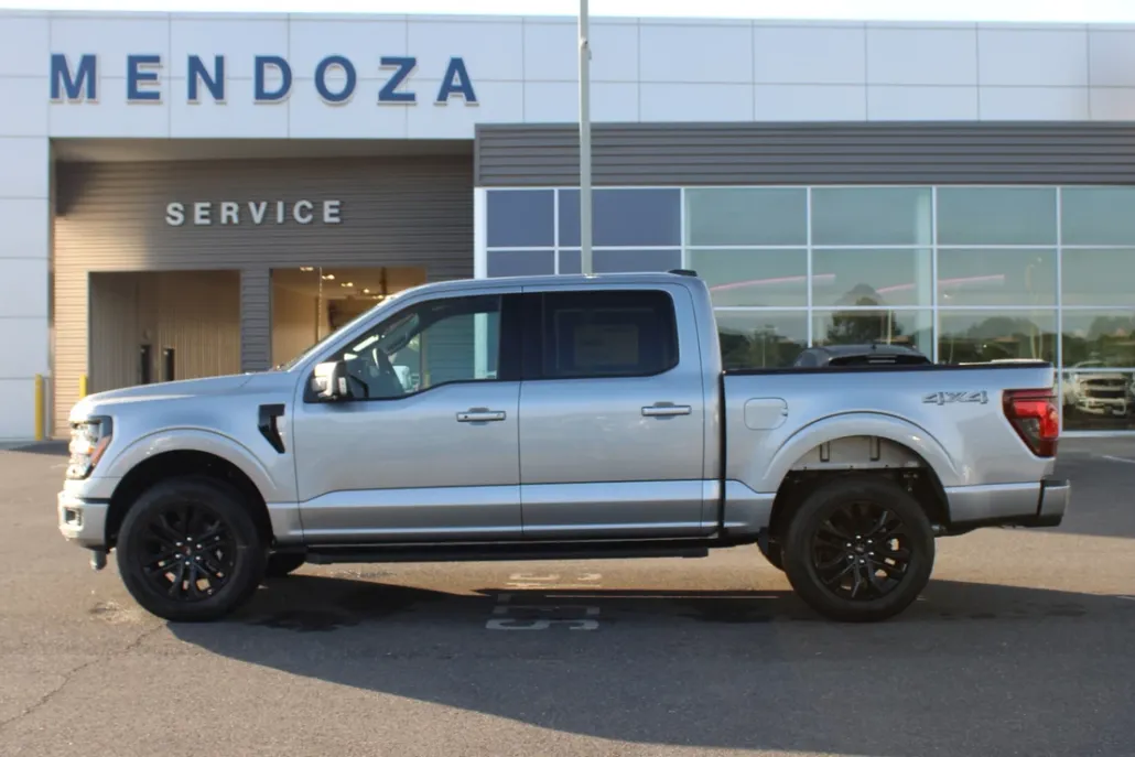 2025 Ford F-150 XLT photo 1
