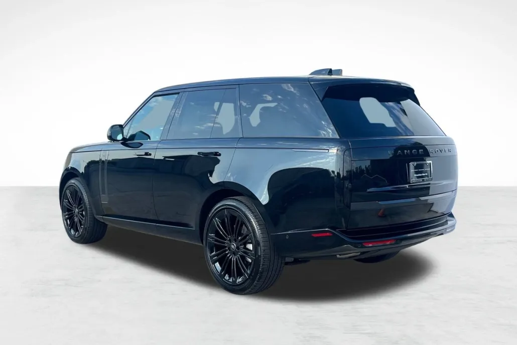 2025 Land Rover Range Rover SE photo 1