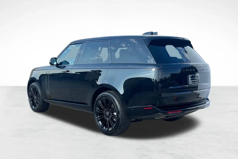 2025 Land Rover Range Rover SE photo 1