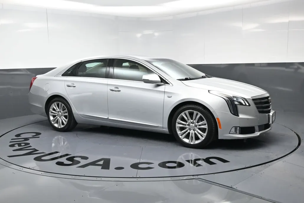 2019 Cadillac XTS Luxury photo 1