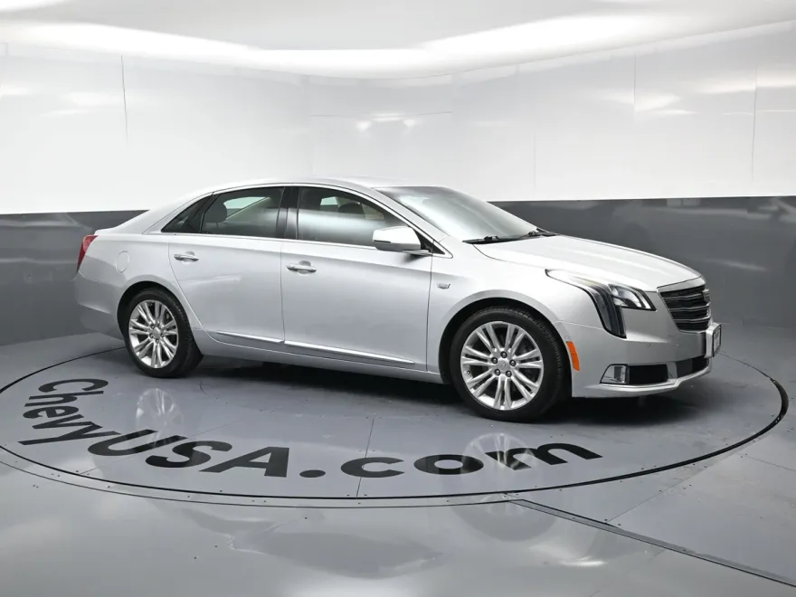2019 Cadillac XTS Luxury photo 1