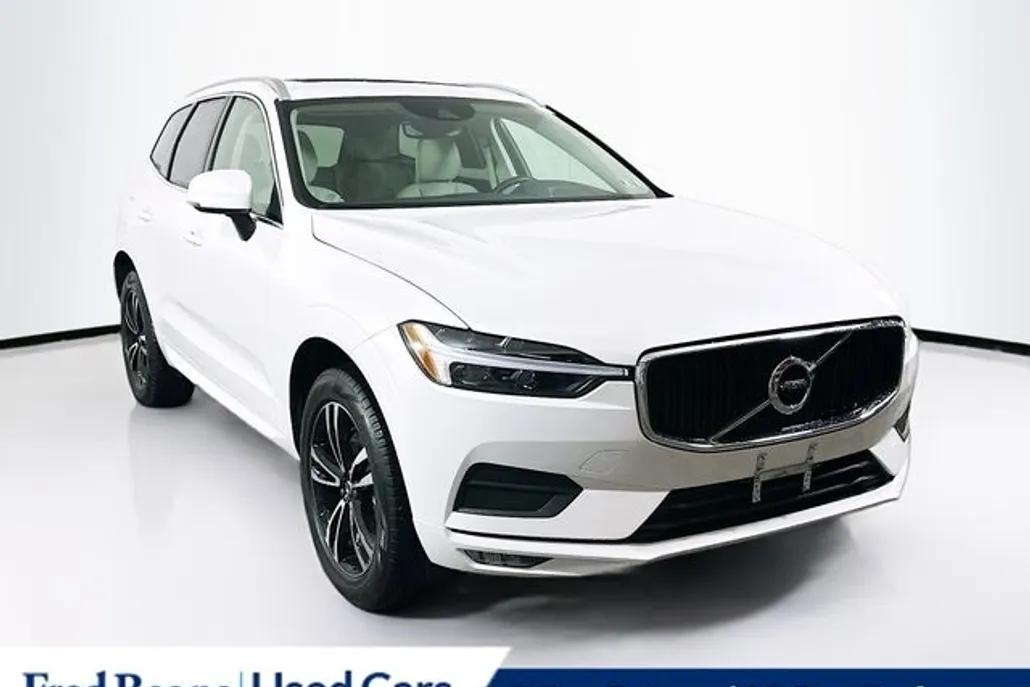 2021 Volvo XC60 T5 Momentum photo 1