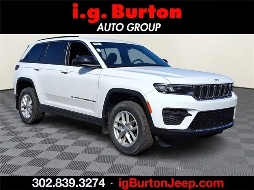 2025 Jeep Grand Cherokee Laredo photo 1