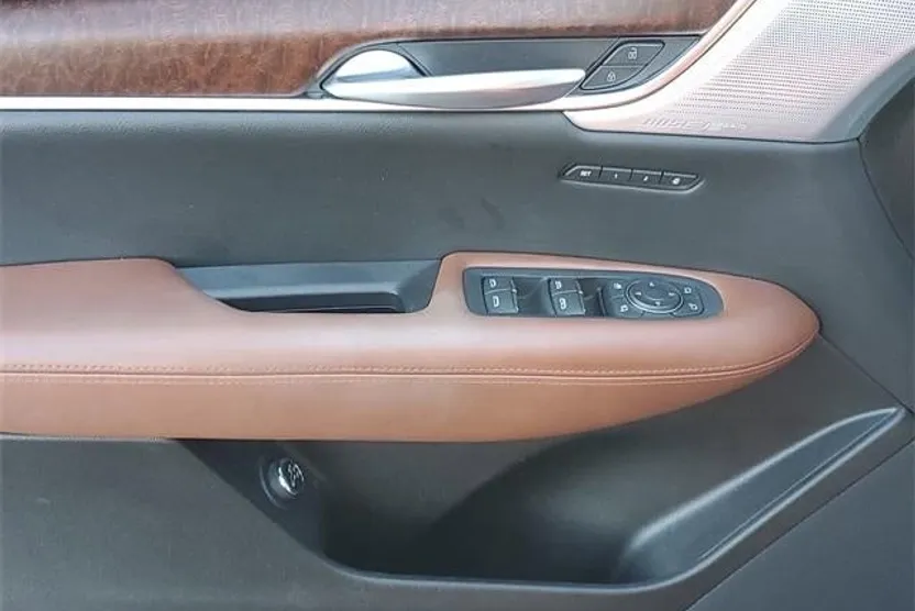 2023 Cadillac XT5 Premium Luxury photo 1