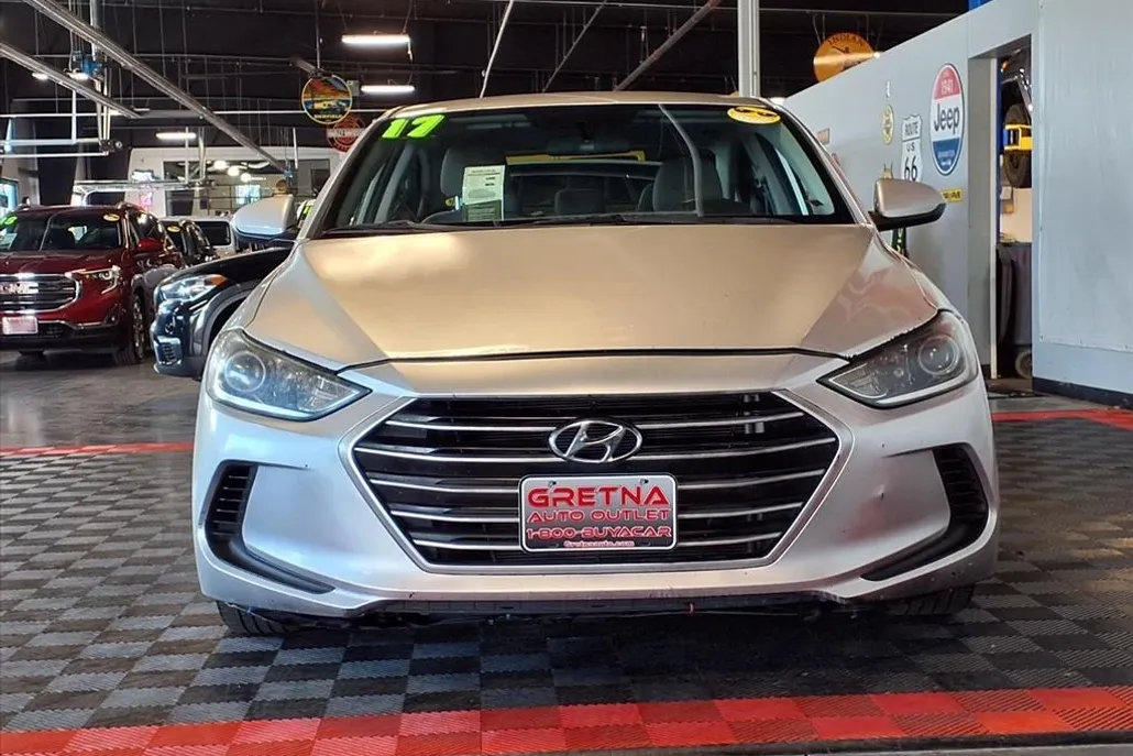 2017 Hyundai Elantra SE photo 1