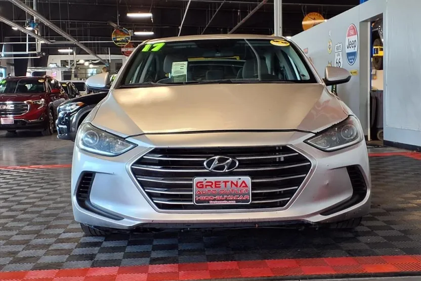 2017 Hyundai Elantra SE photo 1