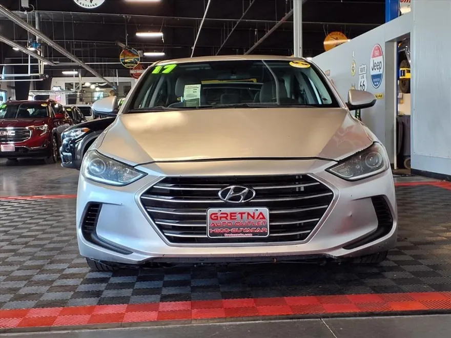 2017 Hyundai Elantra SE photo 1