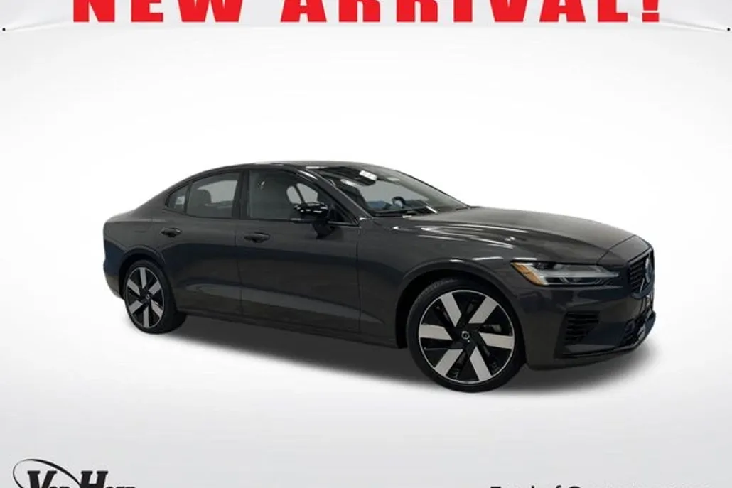 2024 Volvo S60 Recharge T8 Plus photo 1