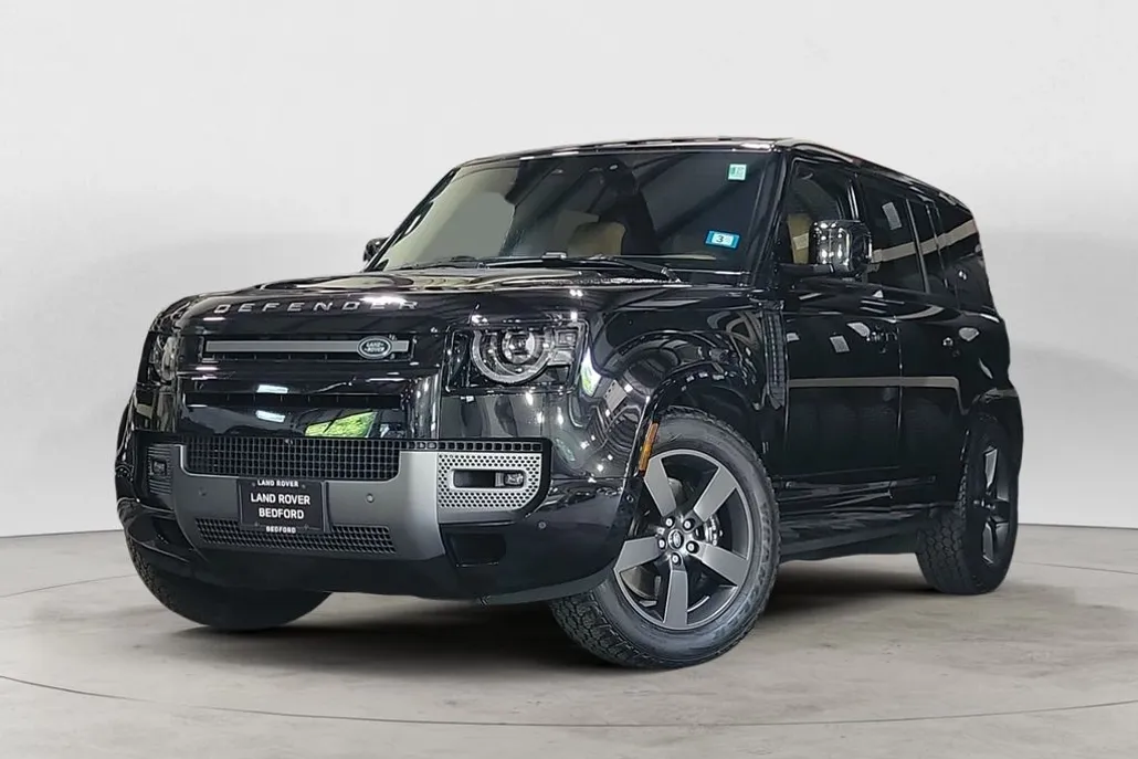 2024 Land Rover Defender 110 V8 photo 1