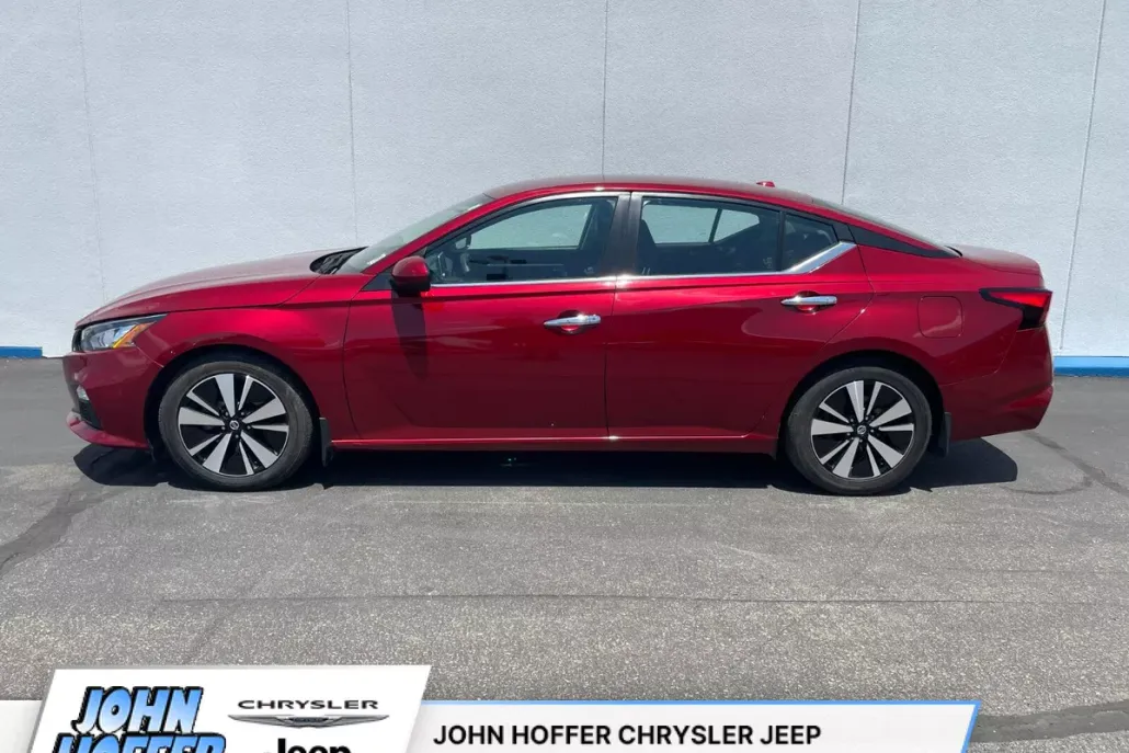 2022 Nissan Altima 2.5 SV photo 1