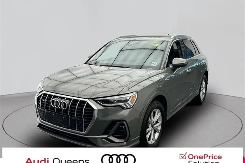 2022 Audi Q3 S line Premium Plus photo 1