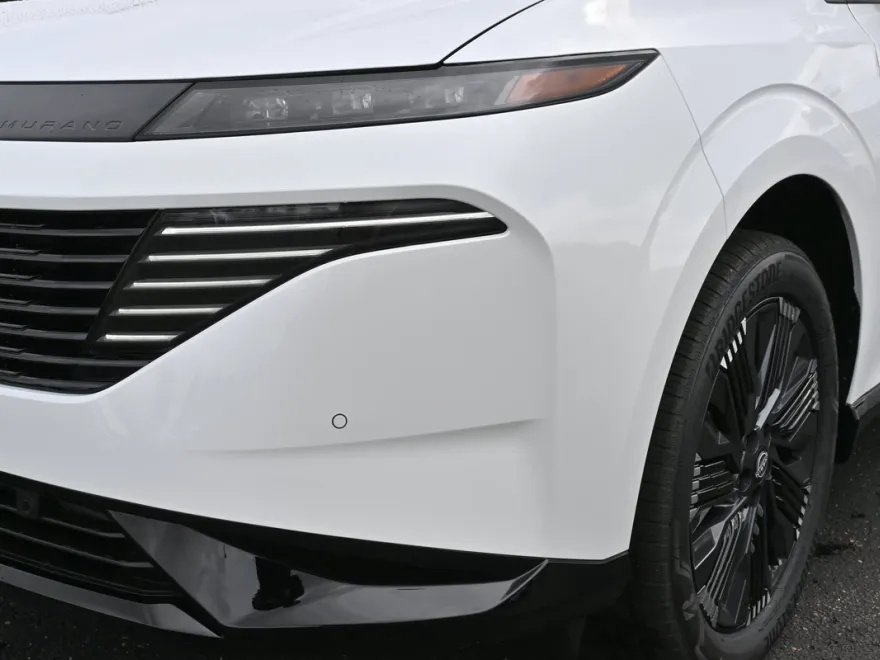2025 Nissan Murano Platinum photo 1