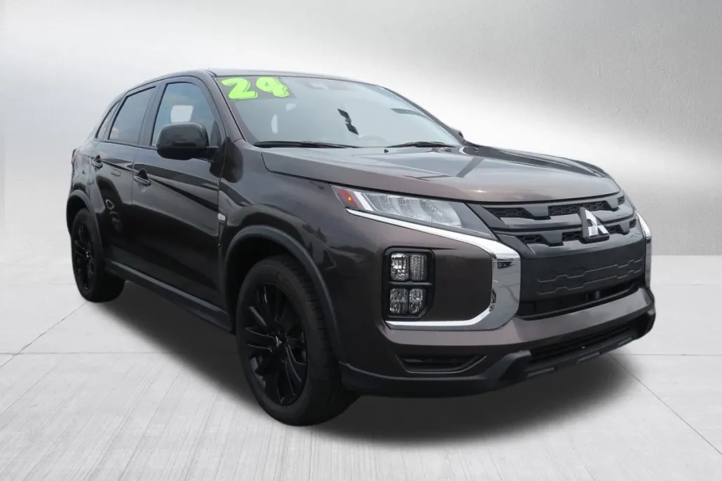 2024 Mitsubishi Outlander Sport LE photo 1