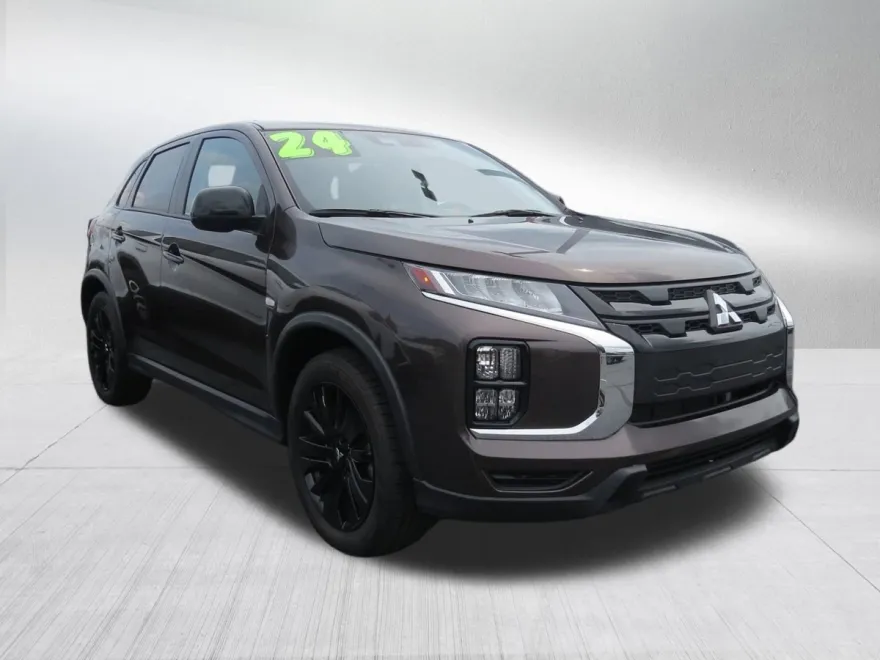 2024 Mitsubishi Outlander Sport LE photo 1