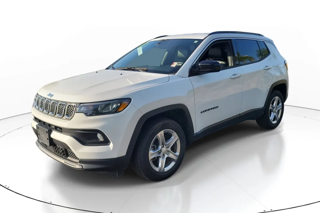 2023 Jeep Compass Latitude photo 1