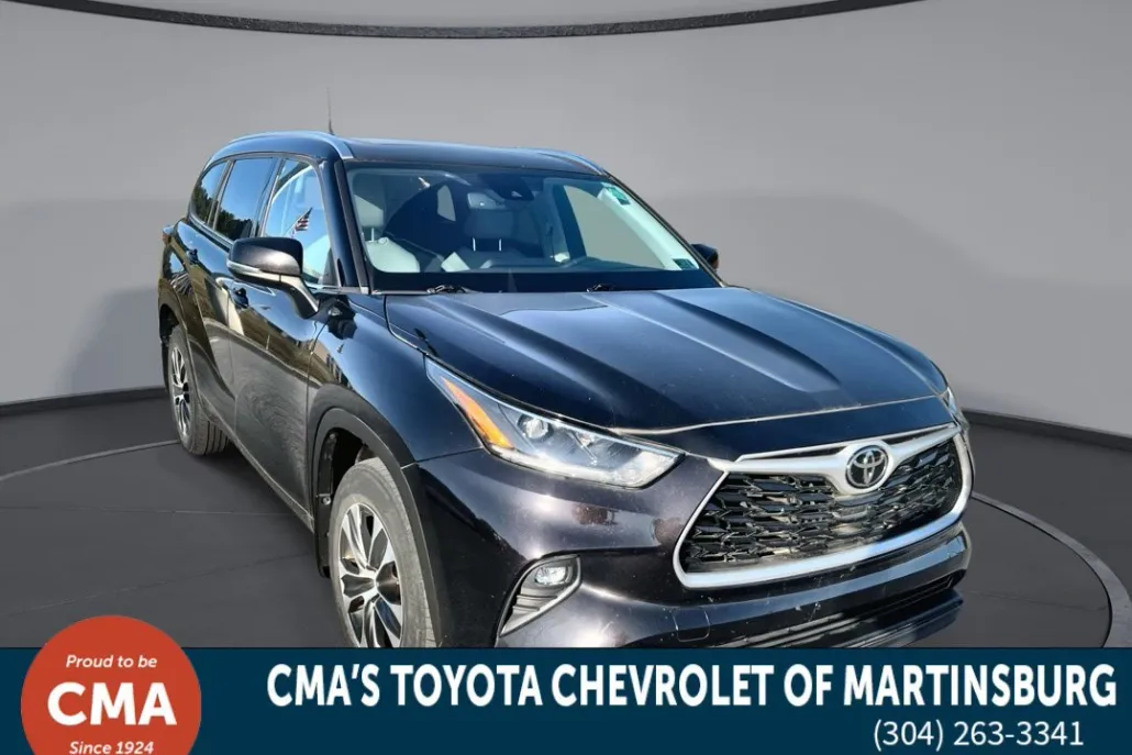 2021 Toyota Highlander XLE photo 1