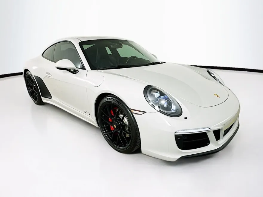 2018 Porsche 911 GTS photo 1