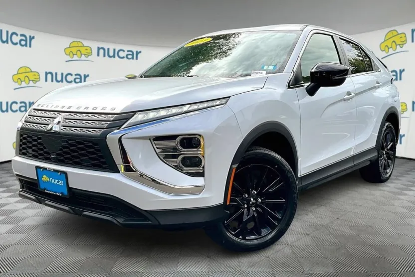 2023 Mitsubishi Eclipse Cross LE photo 1
