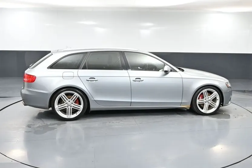 2010 Audi A4 2.0T Avant Premium Plus Quattro photo 1