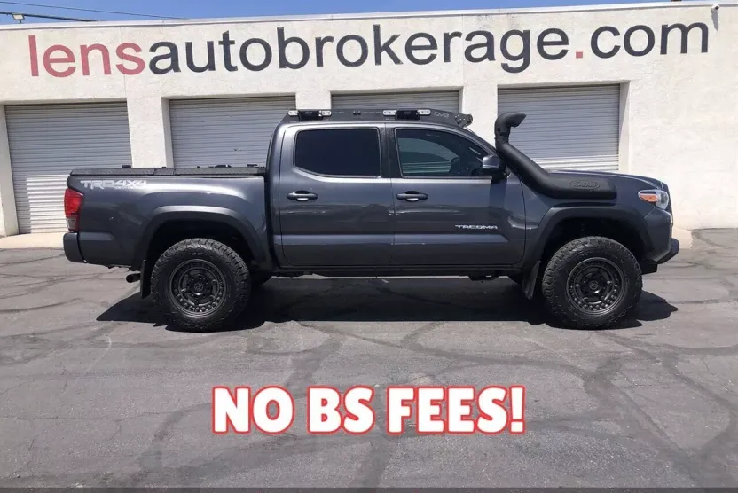 2017 Toyota Tacoma TRD Off-Road photo 1