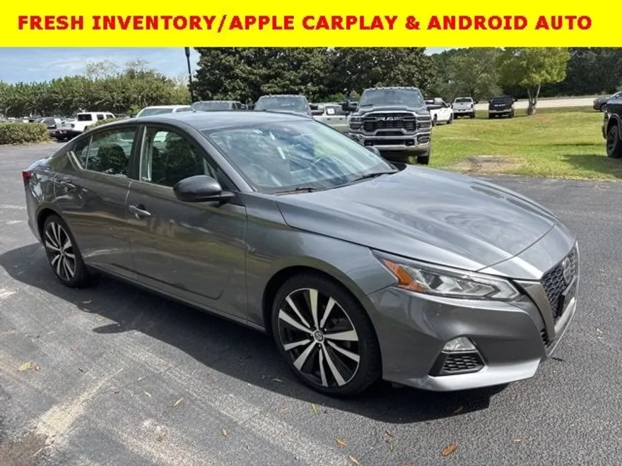 2022 Nissan Altima 2.5 SR photo 1