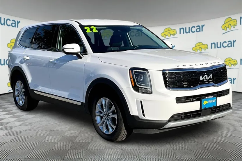 2022 Kia Telluride LX photo 1