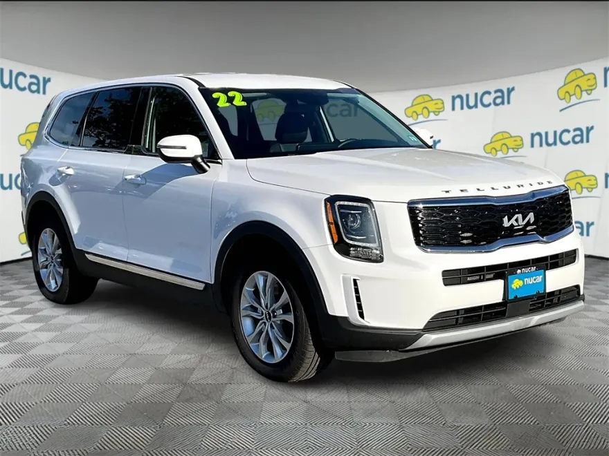 2022 Kia Telluride LX photo 1