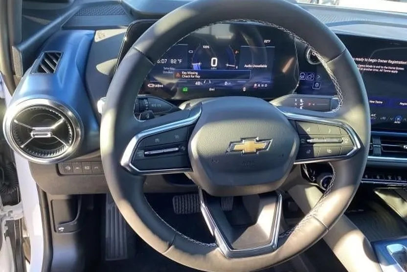 2026 Chevrolet Equinox EV 1LT photo 1
