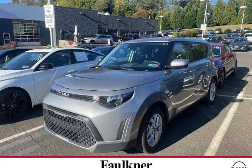 2023 Kia Soul S photo 1