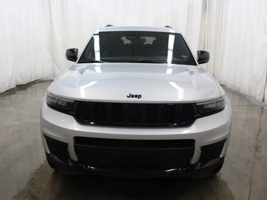 2024 Jeep Grand Cherokee Altitude photo 1