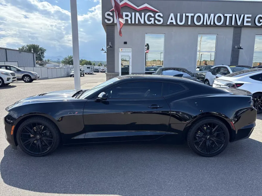 2023 Chevrolet Camaro LT1 photo 1