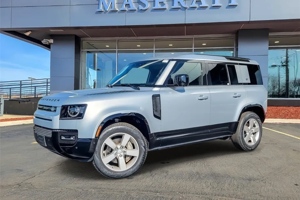 2024 Land Rover Defender 110 X-Dynamic SE photo 1