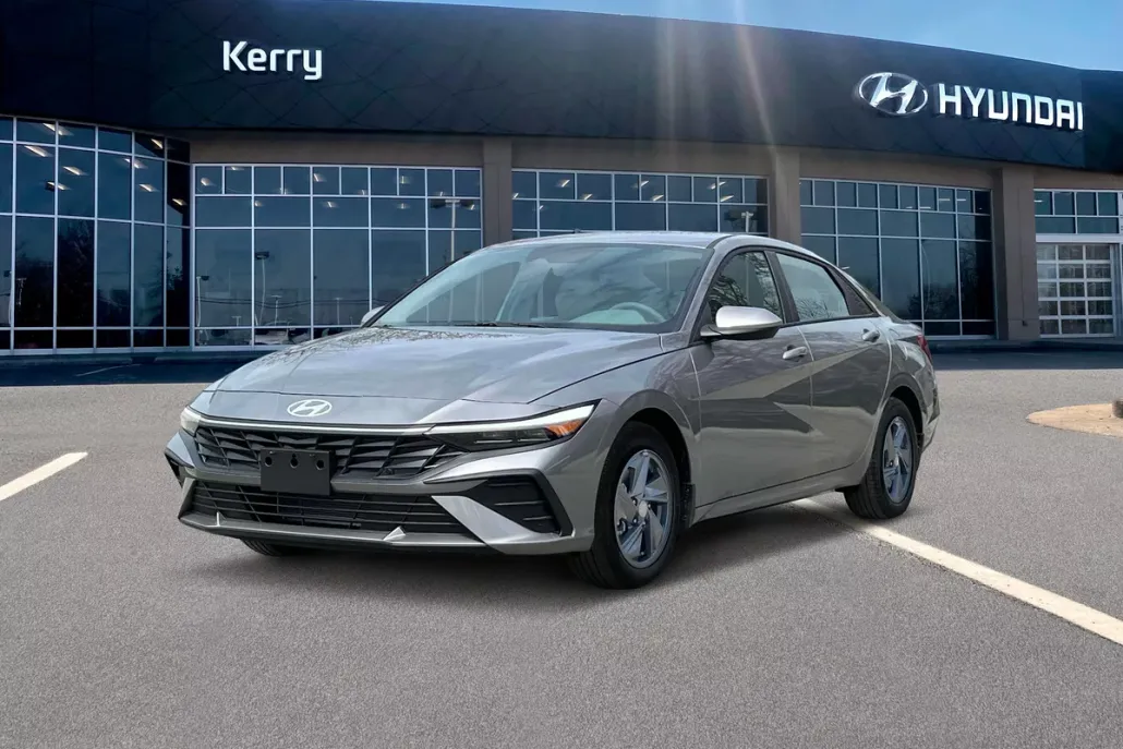 2025 Hyundai Elantra SE photo 1