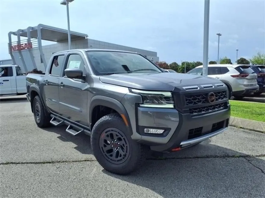 2025 Nissan Frontier Crew Cab PRO-4X photo 1