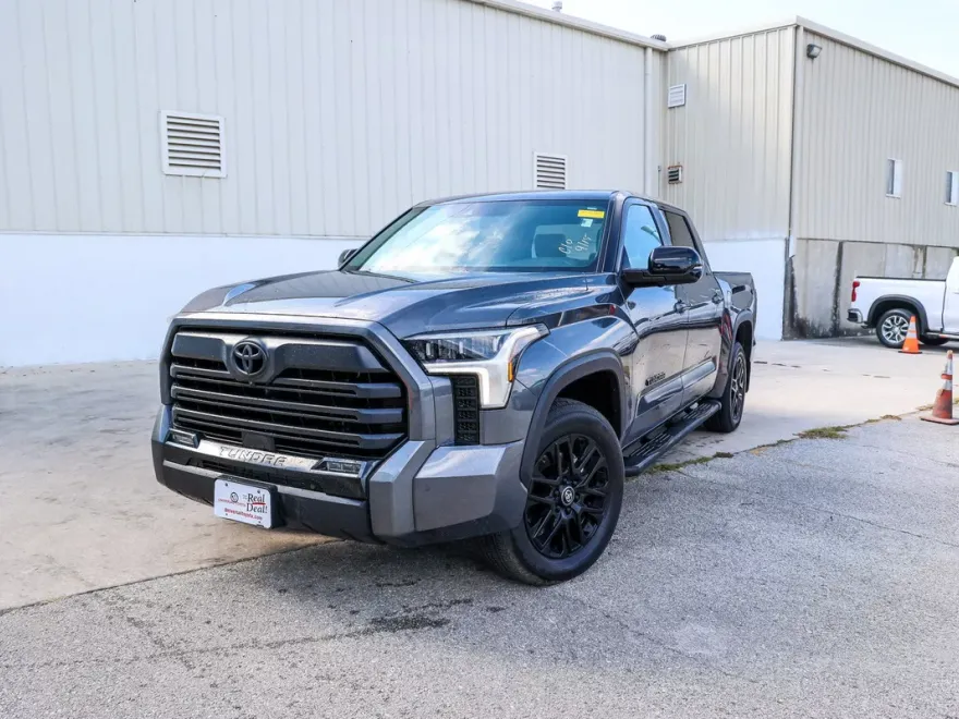 2025 Toyota Tundra Limited photo 1