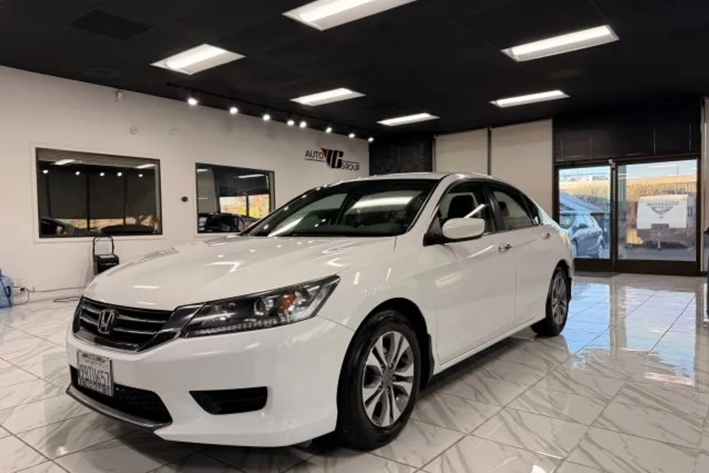 2015 Honda Accord LX photo 1