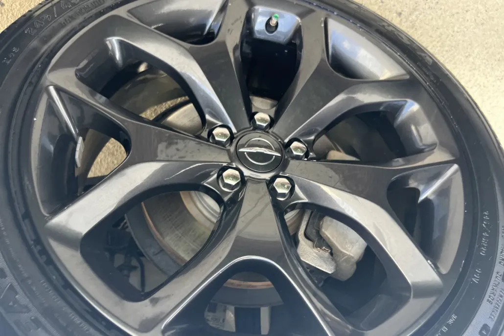 2021 Chrysler 300 Touring L photo 1