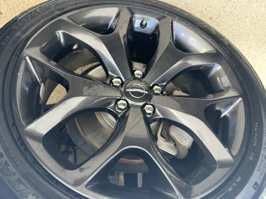2021 Chrysler 300 Touring L photo 1
