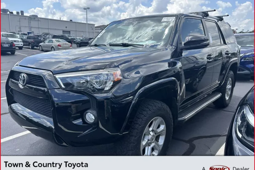 2019 Toyota 4Runner SR5 photo 1