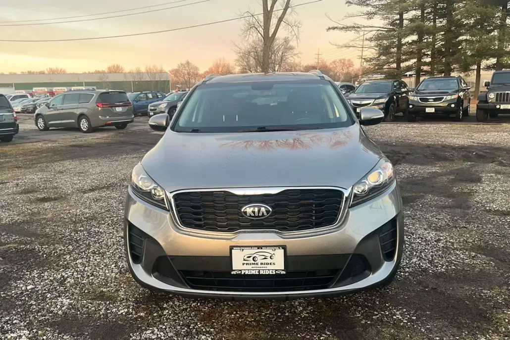 2019 Kia Sorento LX photo 1