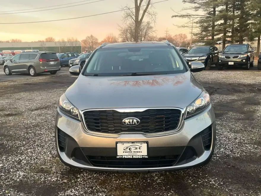 2019 Kia Sorento LX photo 1