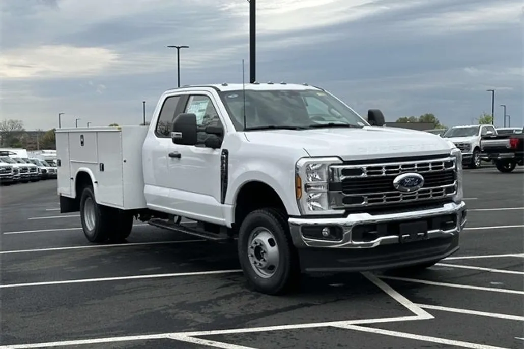 2025 Ford F-350 photo 1