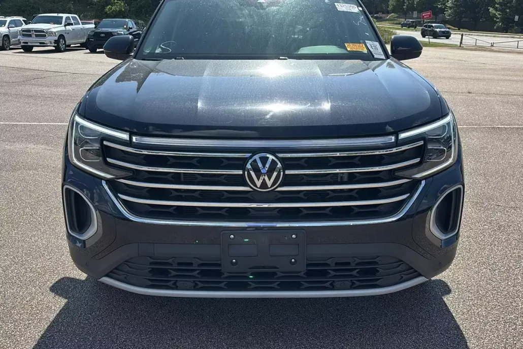 2024 Volkswagen Atlas SE Technology photo 1