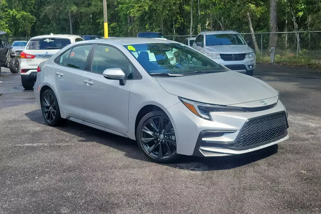 2024 Toyota Corolla SE photo 1