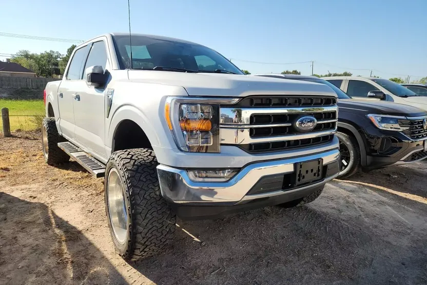 2022 Ford F-150 Lariat photo 1